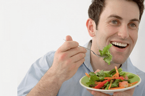 makan salad sayuran selama pengobatan prostatitis